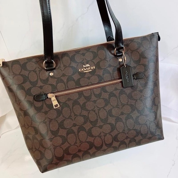 NWT - Only 1 Left- COACH Gallery Tote In Signature Canvas -Beautiful and Useful - Picture 15 of 16